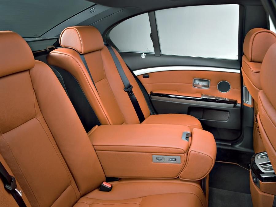 Интерьер BMW 730d Special Edition Exclusive 2006 года  (фото 9 из 9)
